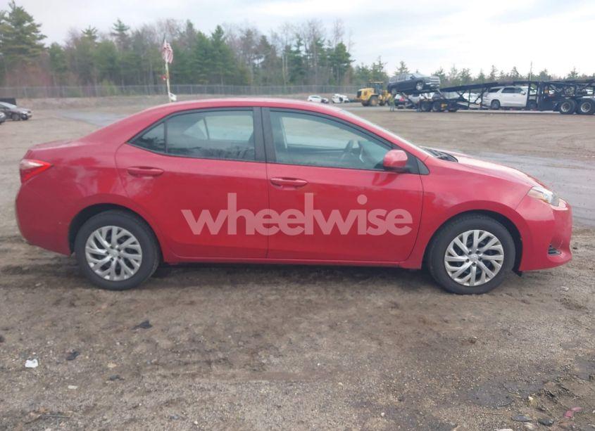 Photo 13 of 2018 Toyota Corolla LE (VIN 2T1BURHE1JC003661)