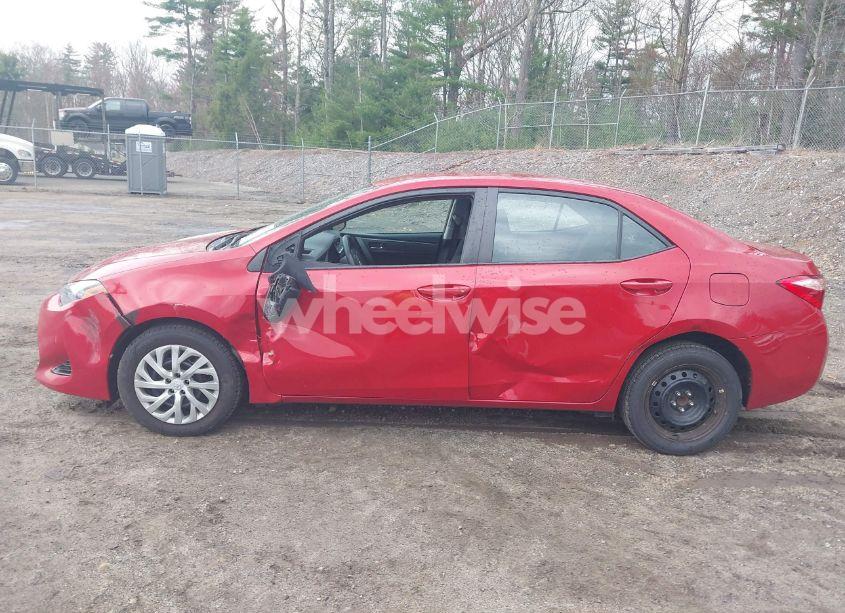 Photo 14 of 2018 Toyota Corolla LE (VIN 2T1BURHE1JC003661)