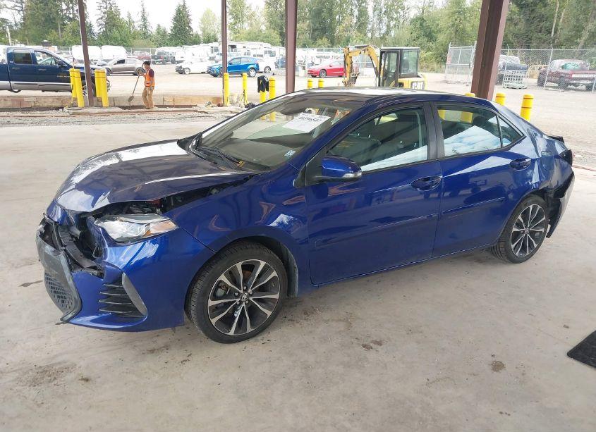 Photo 2 of 2018 Toyota Corolla SE (VIN 2T1BURHE1JC007824)