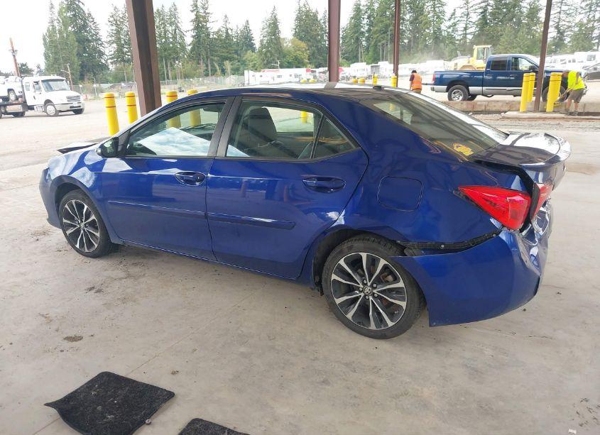 Photo 3 of 2018 Toyota Corolla SE (VIN 2T1BURHE1JC007824)