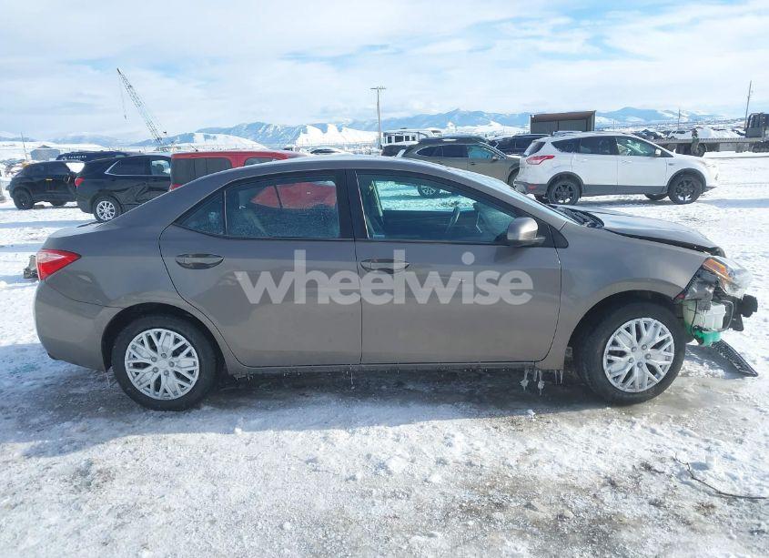 Photo 13 of 2018 Toyota Corolla LE (VIN 2T1BURHE1JC009489)
