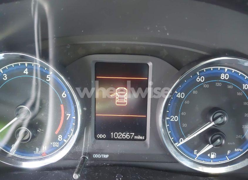 Photo 15 of 2018 Toyota Corolla LE (VIN 2T1BURHE1JC009489)