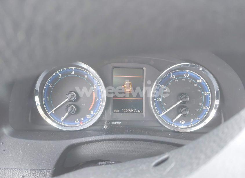 Photo 7 of 2018 Toyota Corolla LE (VIN 2T1BURHE1JC009489)