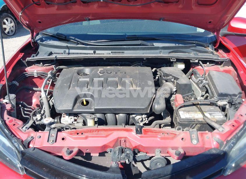 Photo 10 of 2018 Toyota Corolla LE (VIN 2T1BURHE1JC011808)