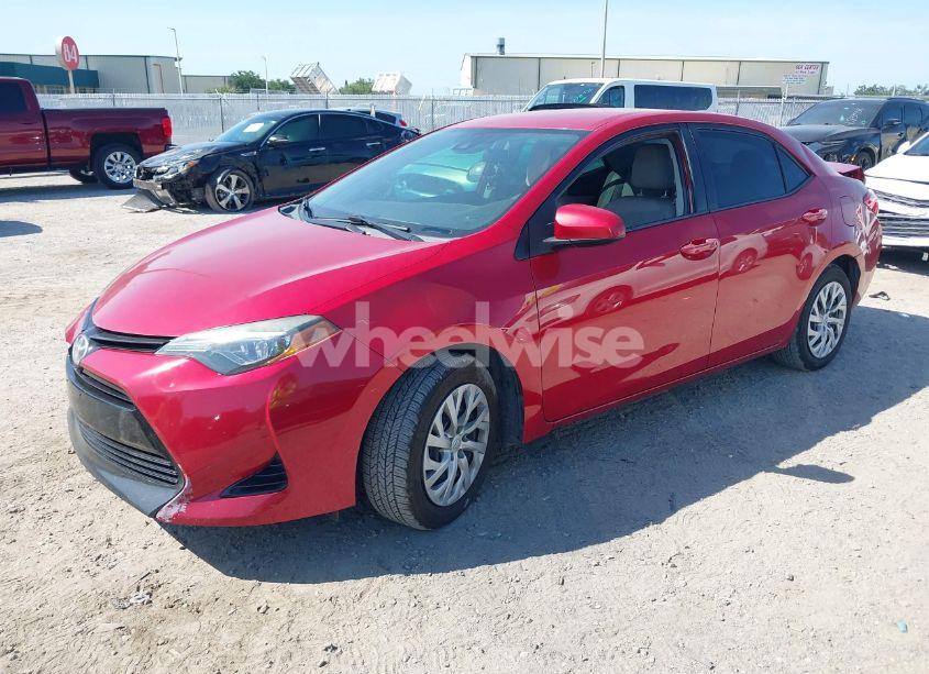 Photo 2 of 2018 Toyota Corolla LE (VIN 2T1BURHE1JC011808)