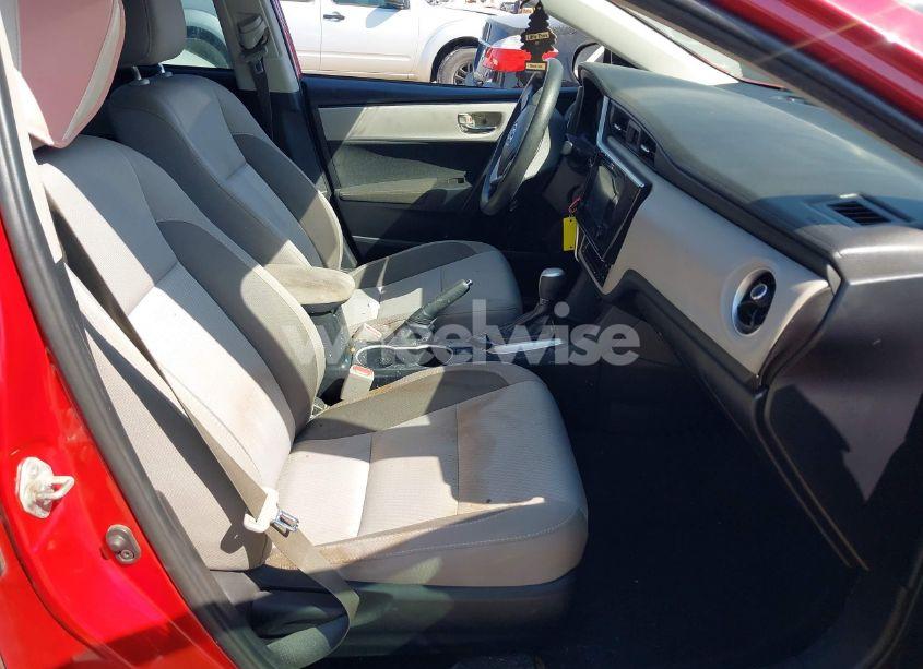 Photo 5 of 2018 Toyota Corolla LE (VIN 2T1BURHE1JC011808)