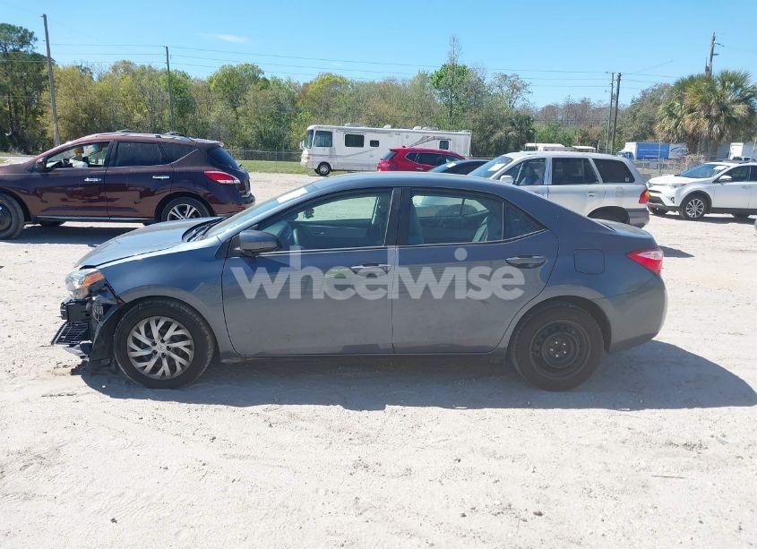 Photo 14 of 2018 Toyota Corolla LE (VIN 2T1BURHE1JC015700)