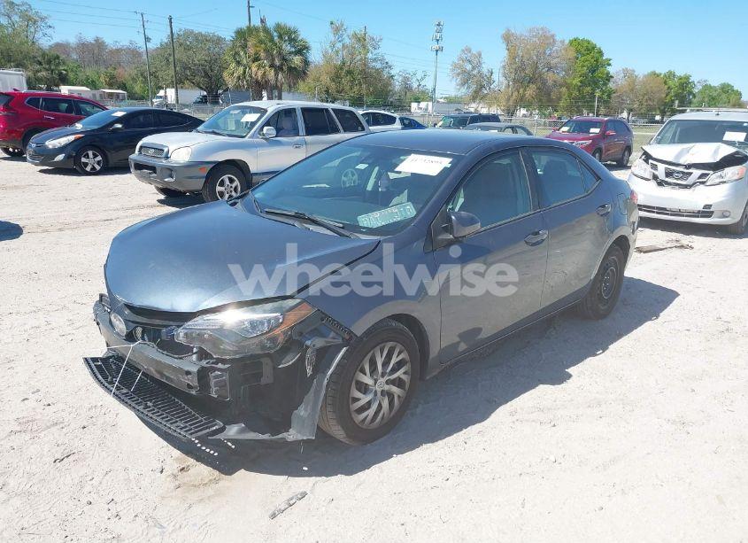 Photo 2 of 2018 Toyota Corolla LE (VIN 2T1BURHE1JC015700)
