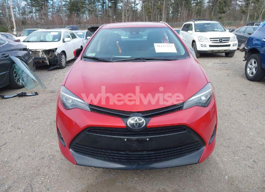 Photo 13 of 2018 Toyota Corolla LE (VIN 2T1BURHE1JC030942)