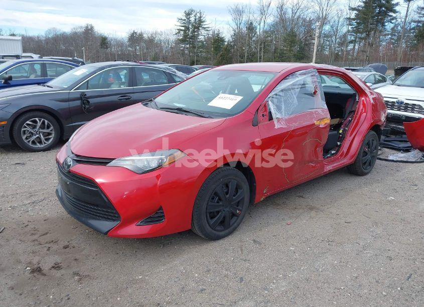 Photo 2 of 2018 Toyota Corolla LE (VIN 2T1BURHE1JC030942)