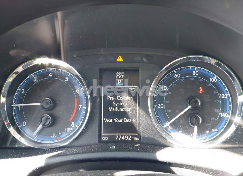 Photo 7 of 2018 Toyota Corolla SE (VIN 2T1BURHE1JC031797)