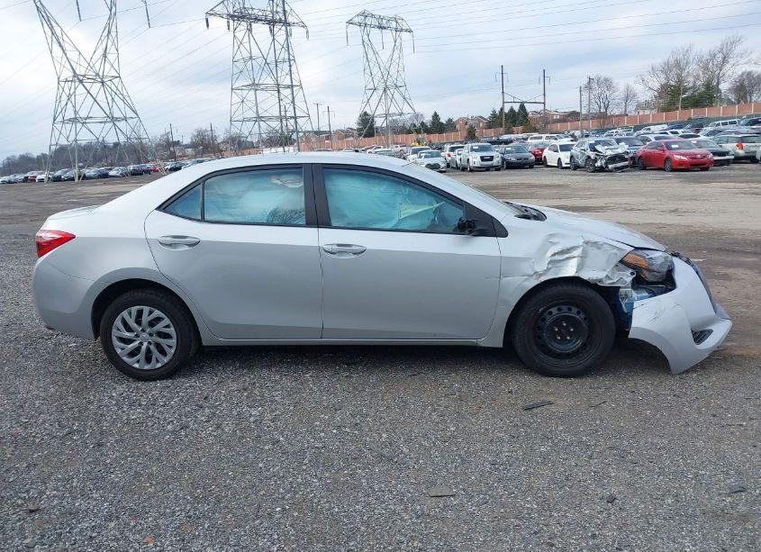 Photo 14 of 2018 Toyota Corolla LE (VIN 2T1BURHE1JC038619)