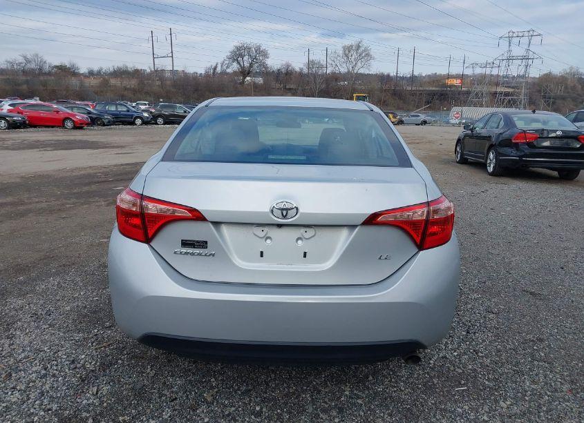 Photo 17 of 2018 Toyota Corolla LE (VIN 2T1BURHE1JC038619)