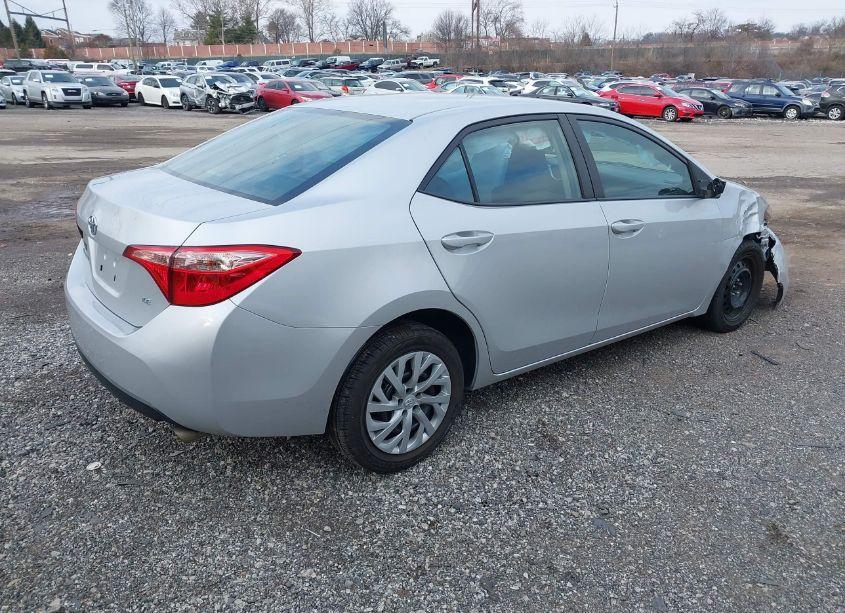 Photo 4 of 2018 Toyota Corolla LE (VIN 2T1BURHE1JC038619)