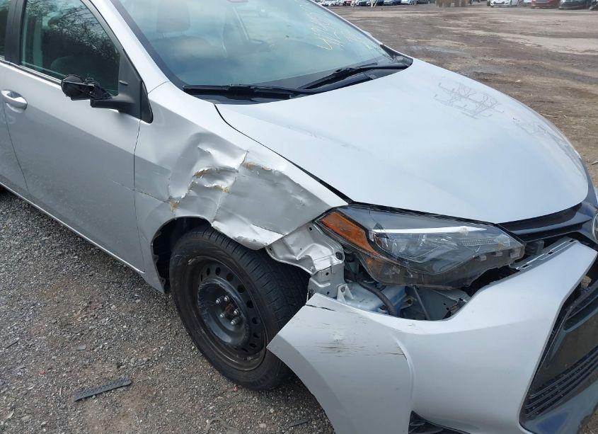 Photo 6 of 2018 Toyota Corolla LE (VIN 2T1BURHE1JC038619)