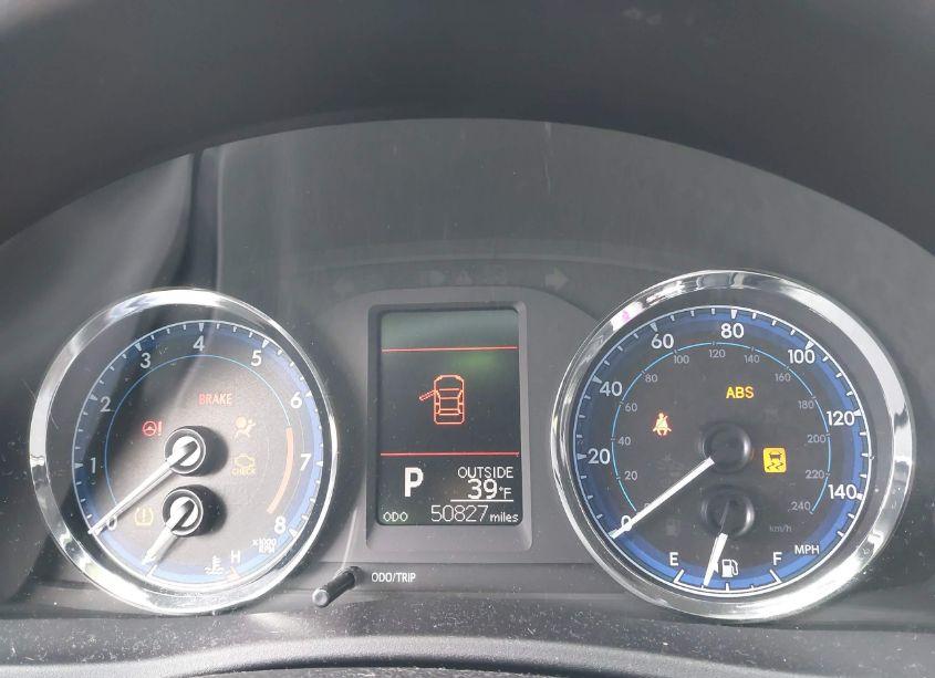 Photo 7 of 2018 Toyota Corolla LE (VIN 2T1BURHE1JC038619)