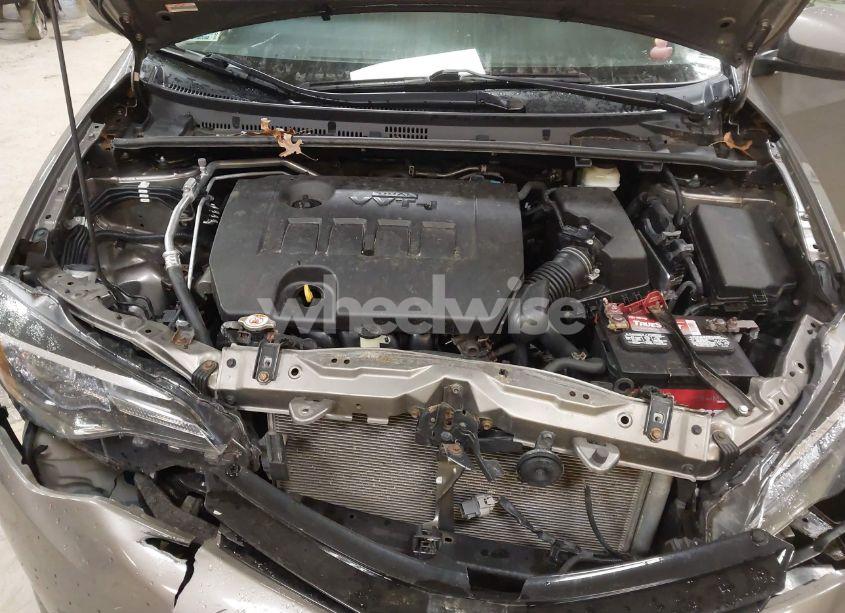 Photo 10 of 2018 Toyota Corolla LE (VIN 2T1BURHE1JC041200)