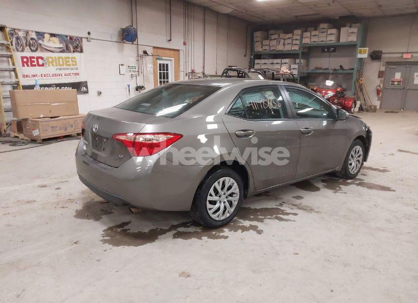Photo 4 of 2018 Toyota Corolla LE (VIN 2T1BURHE1JC041200)