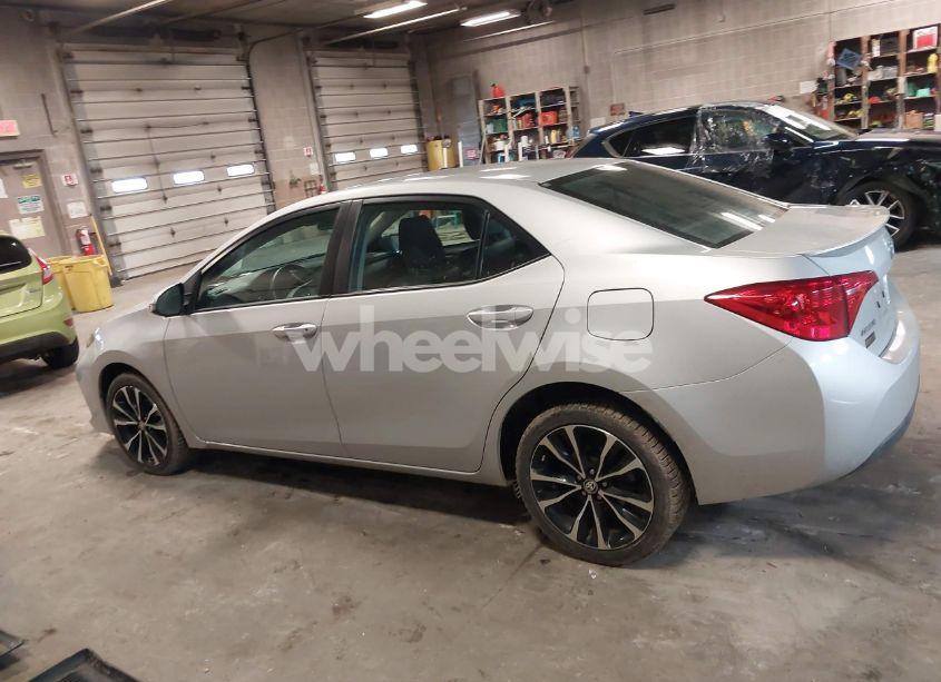 Photo 14 of 2018 Toyota Corolla SE (VIN 2T1BURHE1JC041875)