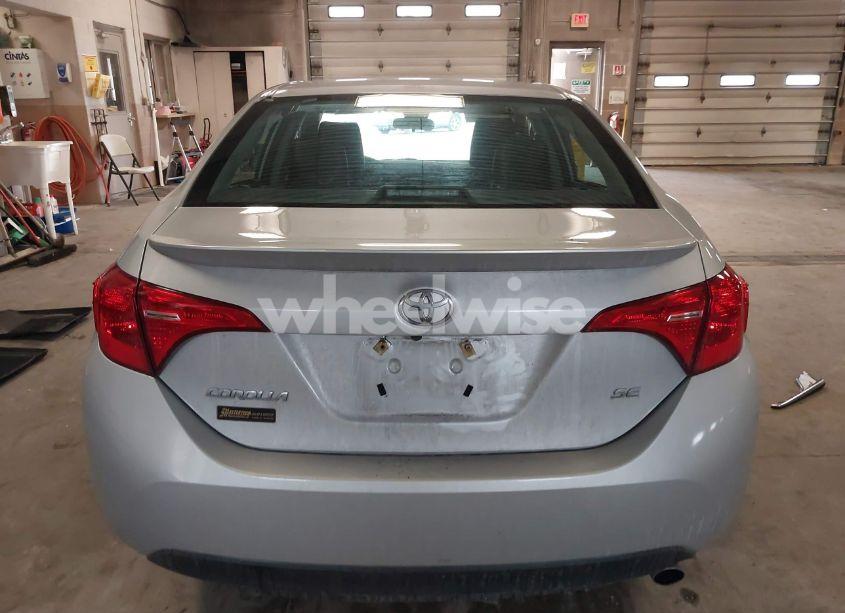 Photo 16 of 2018 Toyota Corolla SE (VIN 2T1BURHE1JC041875)