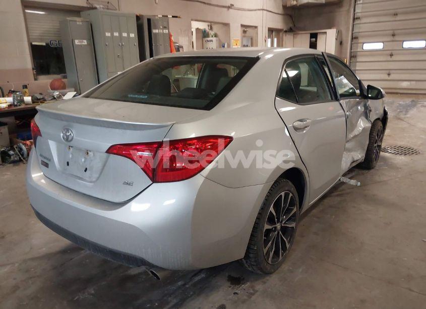 Photo 4 of 2018 Toyota Corolla SE (VIN 2T1BURHE1JC041875)