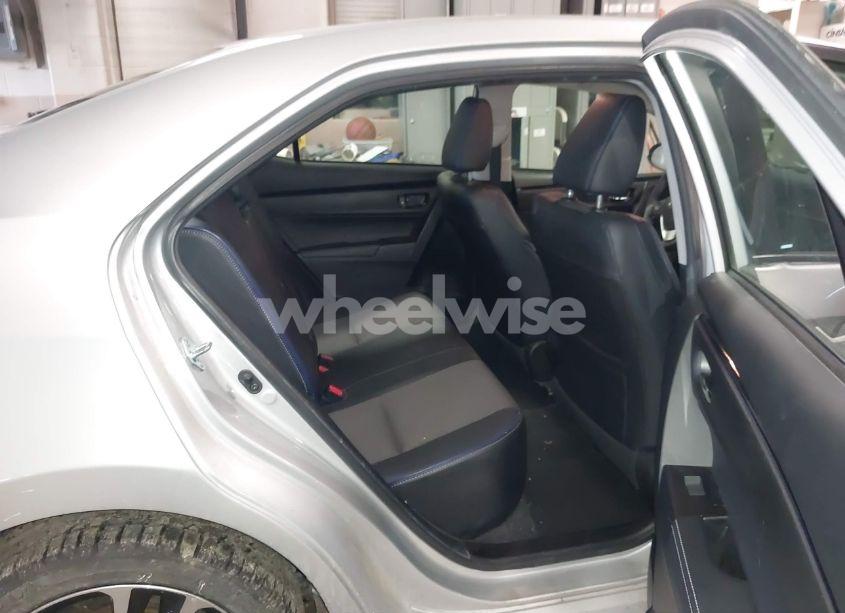 Photo 8 of 2018 Toyota Corolla SE (VIN 2T1BURHE1JC041875)