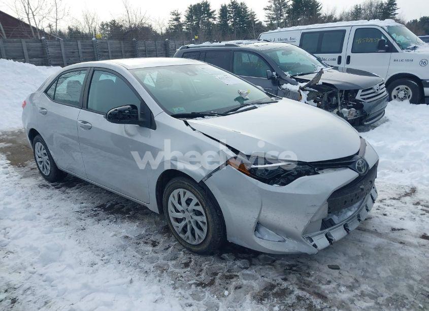 2018 Toyota Corolla LE (VIN 2T1BURHE1JC046395) main photo