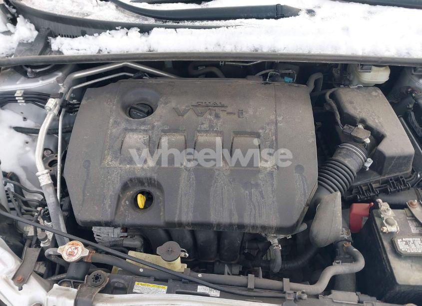 Photo 10 of 2018 Toyota Corolla LE (VIN 2T1BURHE1JC046395)