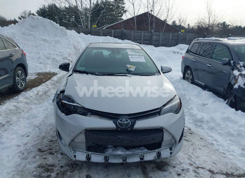 Photo 12 of 2018 Toyota Corolla LE (VIN 2T1BURHE1JC046395)