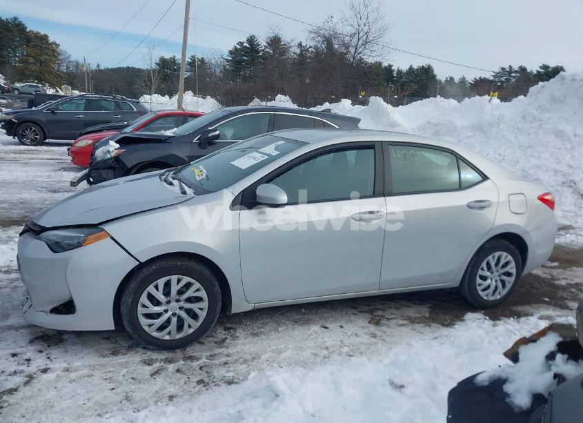 Photo 14 of 2018 Toyota Corolla LE (VIN 2T1BURHE1JC046395)