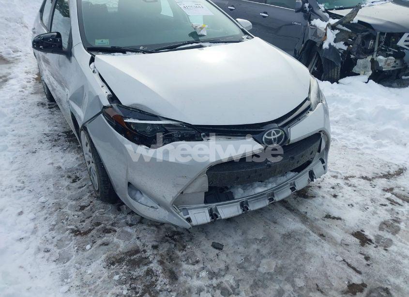 Photo 6 of 2018 Toyota Corolla LE (VIN 2T1BURHE1JC046395)