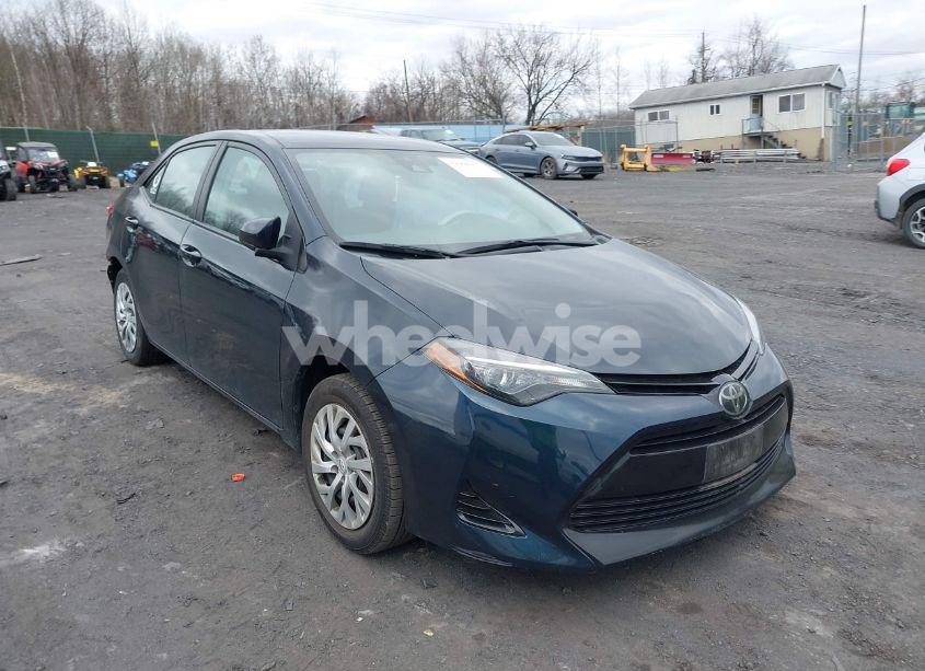 2018 Toyota Corolla LE (VIN 2T1BURHE1JC049149) main photo
