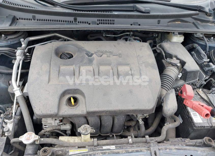 Photo 10 of 2018 Toyota Corolla LE (VIN 2T1BURHE1JC049149)