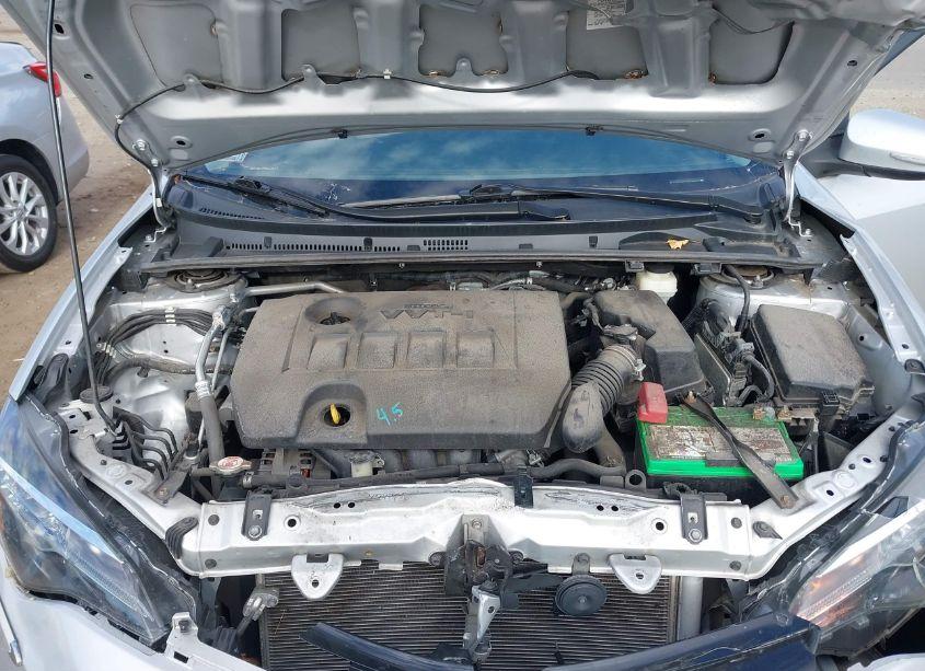 Photo 10 of 2018 Toyota Corolla LE (VIN 2T1BURHE1JC049491)