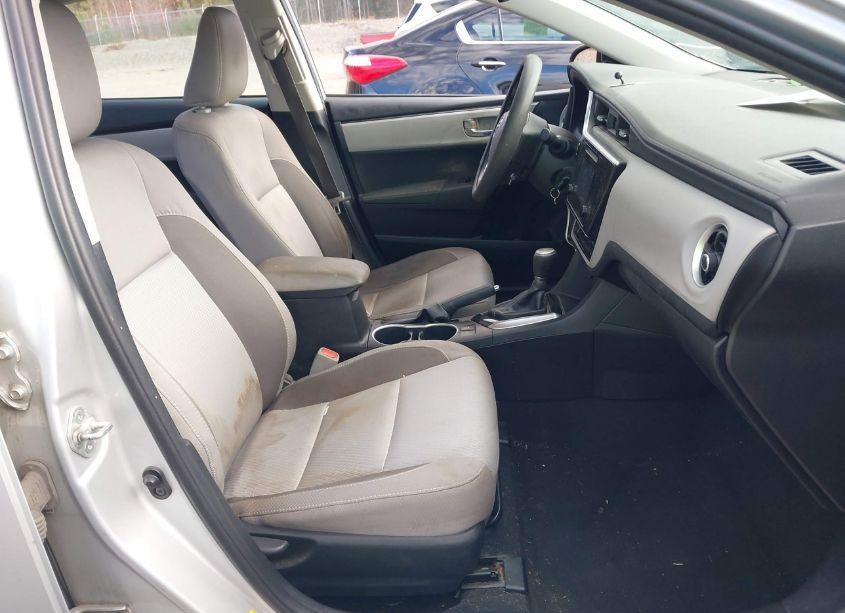 Photo 5 of 2018 Toyota Corolla LE (VIN 2T1BURHE1JC049491)