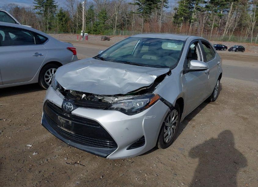 Photo 6 of 2018 Toyota Corolla LE (VIN 2T1BURHE1JC049491)