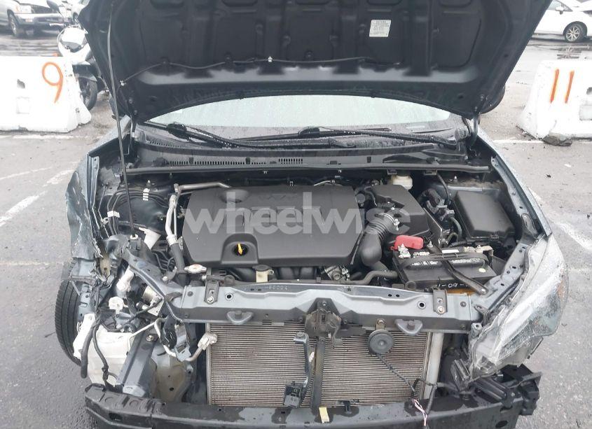 Photo 10 of 2018 Toyota Corolla LE (VIN 2T1BURHE1JC051841)