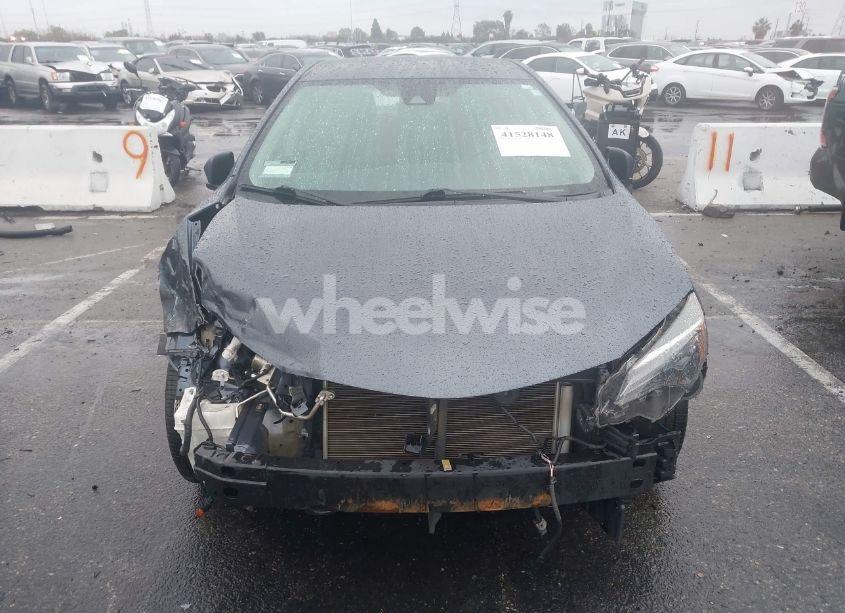 Photo 13 of 2018 Toyota Corolla LE (VIN 2T1BURHE1JC051841)