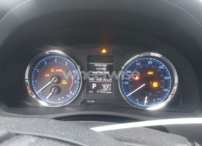 Photo 16 of 2018 Toyota Corolla LE (VIN 2T1BURHE1JC051841)