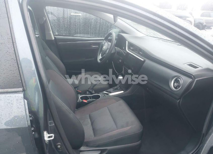 Photo 5 of 2018 Toyota Corolla LE (VIN 2T1BURHE1JC051841)