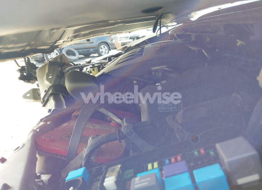 Photo 10 of 2018 Toyota Corolla LE (VIN 2T1BURHE1JC054691)