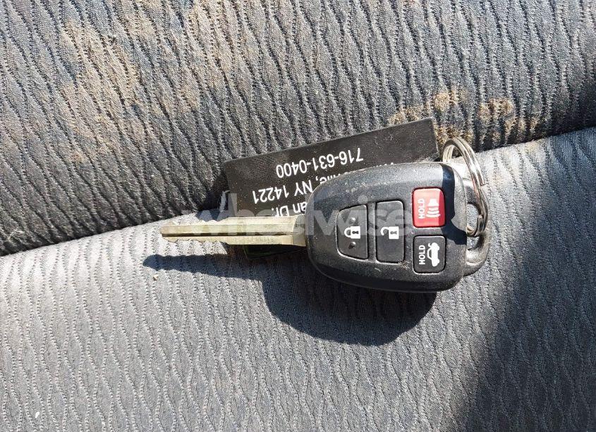 Photo 11 of 2018 Toyota Corolla LE (VIN 2T1BURHE1JC054691)