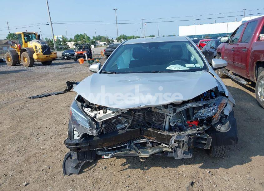 Photo 12 of 2018 Toyota Corolla LE (VIN 2T1BURHE1JC054691)