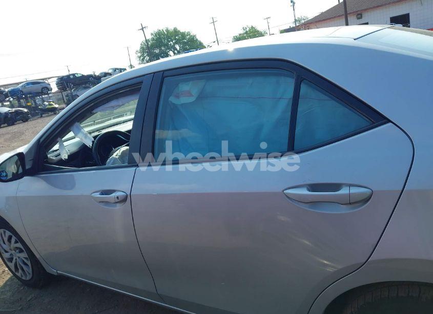 Photo 14 of 2018 Toyota Corolla LE (VIN 2T1BURHE1JC054691)