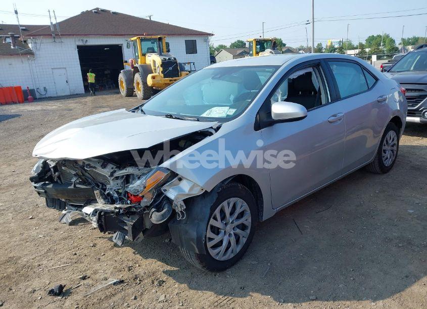 Photo 2 of 2018 Toyota Corolla LE (VIN 2T1BURHE1JC054691)