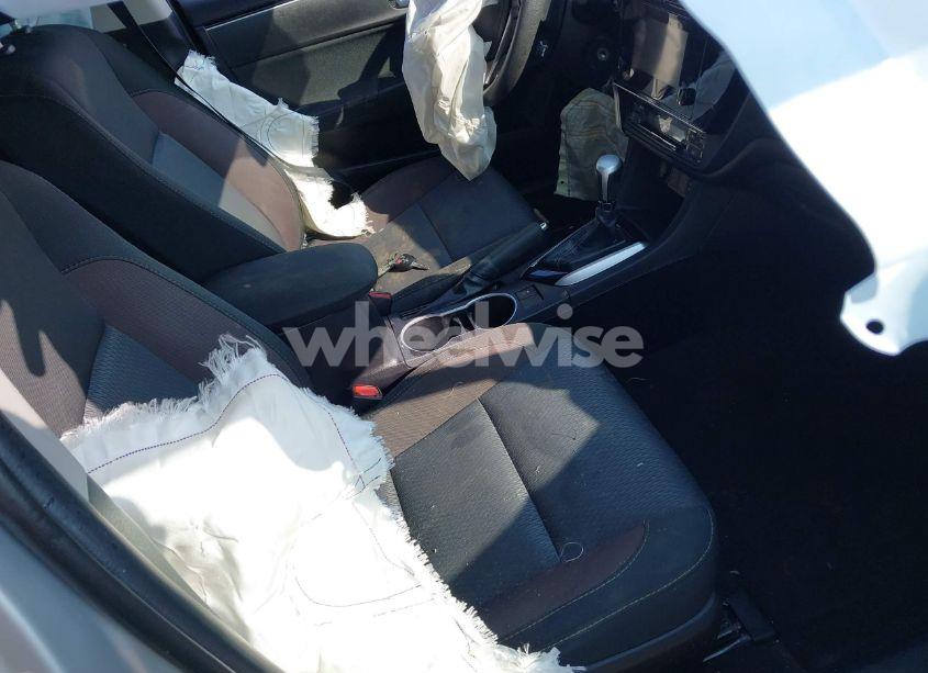 Photo 5 of 2018 Toyota Corolla LE (VIN 2T1BURHE1JC054691)