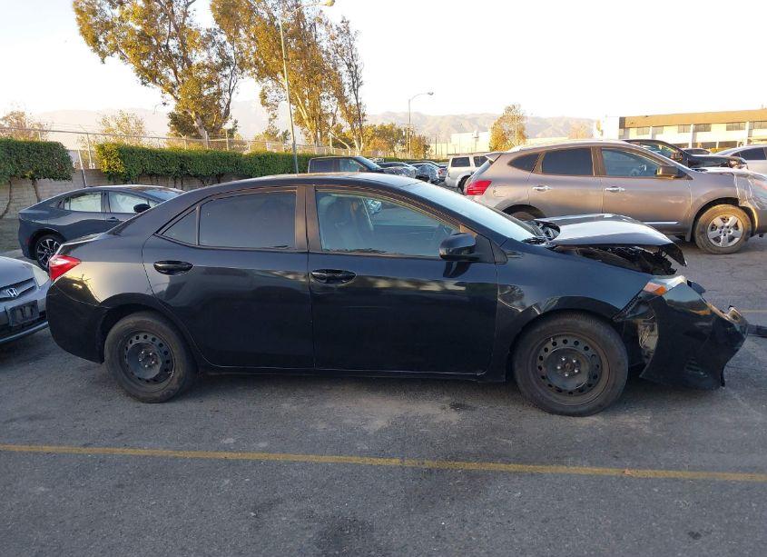 Photo 13 of 2018 Toyota Corolla LE (VIN 2T1BURHE1JC055288)