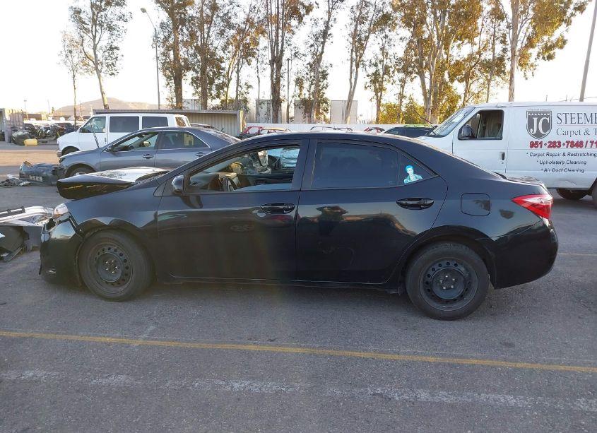 Photo 14 of 2018 Toyota Corolla LE (VIN 2T1BURHE1JC055288)