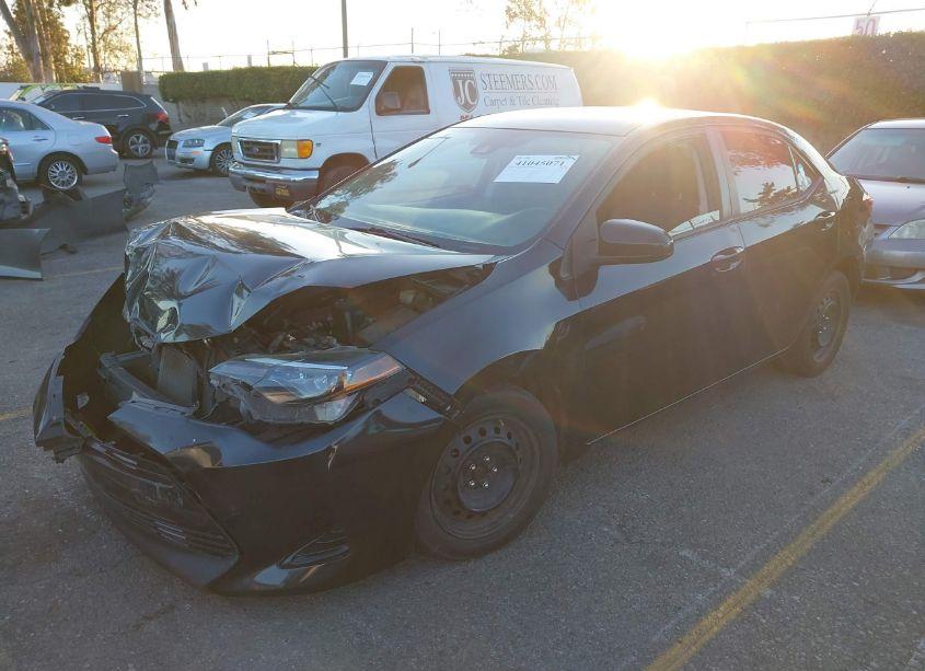 Photo 2 of 2018 Toyota Corolla LE (VIN 2T1BURHE1JC055288)