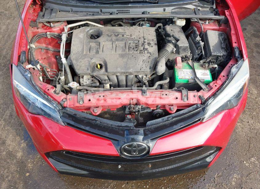Photo 10 of 2018 Toyota Corolla LE (VIN 2T1BURHE1JC055615)
